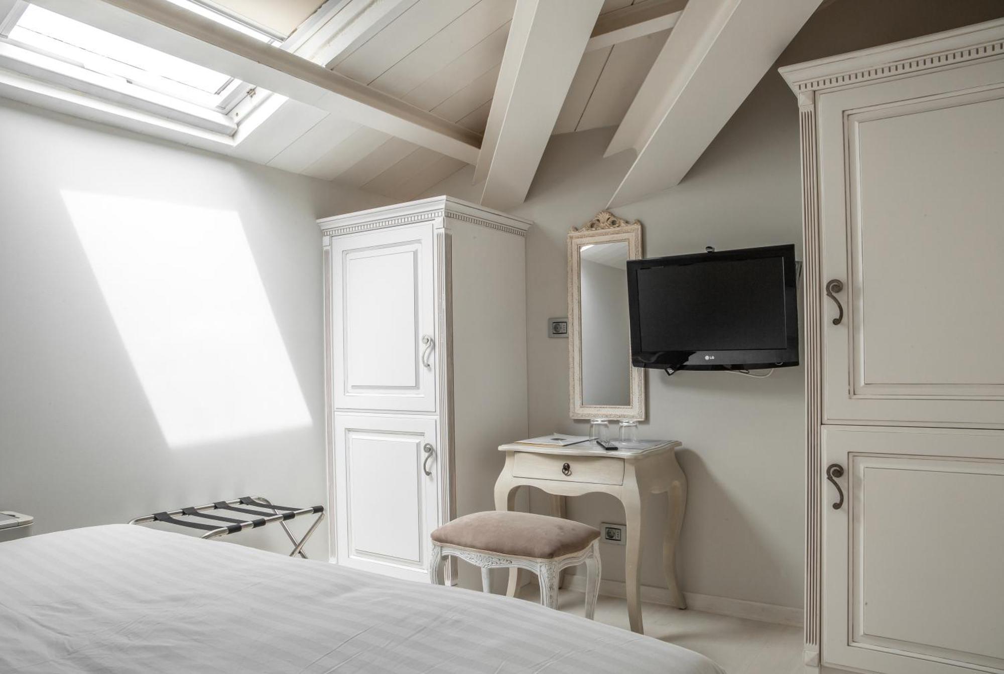 Micra Anglia Boutique Hotel & Spa Andros Town Ngoại thất bức ảnh